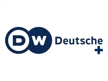 The logo of DW Deutsch+